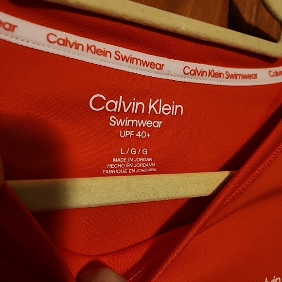 Calvin Klein SPF 40 + Protection swimwear top NWT Woman's Size L - Picture 3 of 14